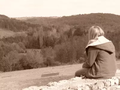 La méditation en plein air : une expérience naturellement apaisante